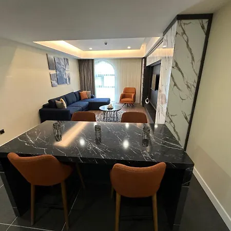 Hilloria 公寓式酒店 *